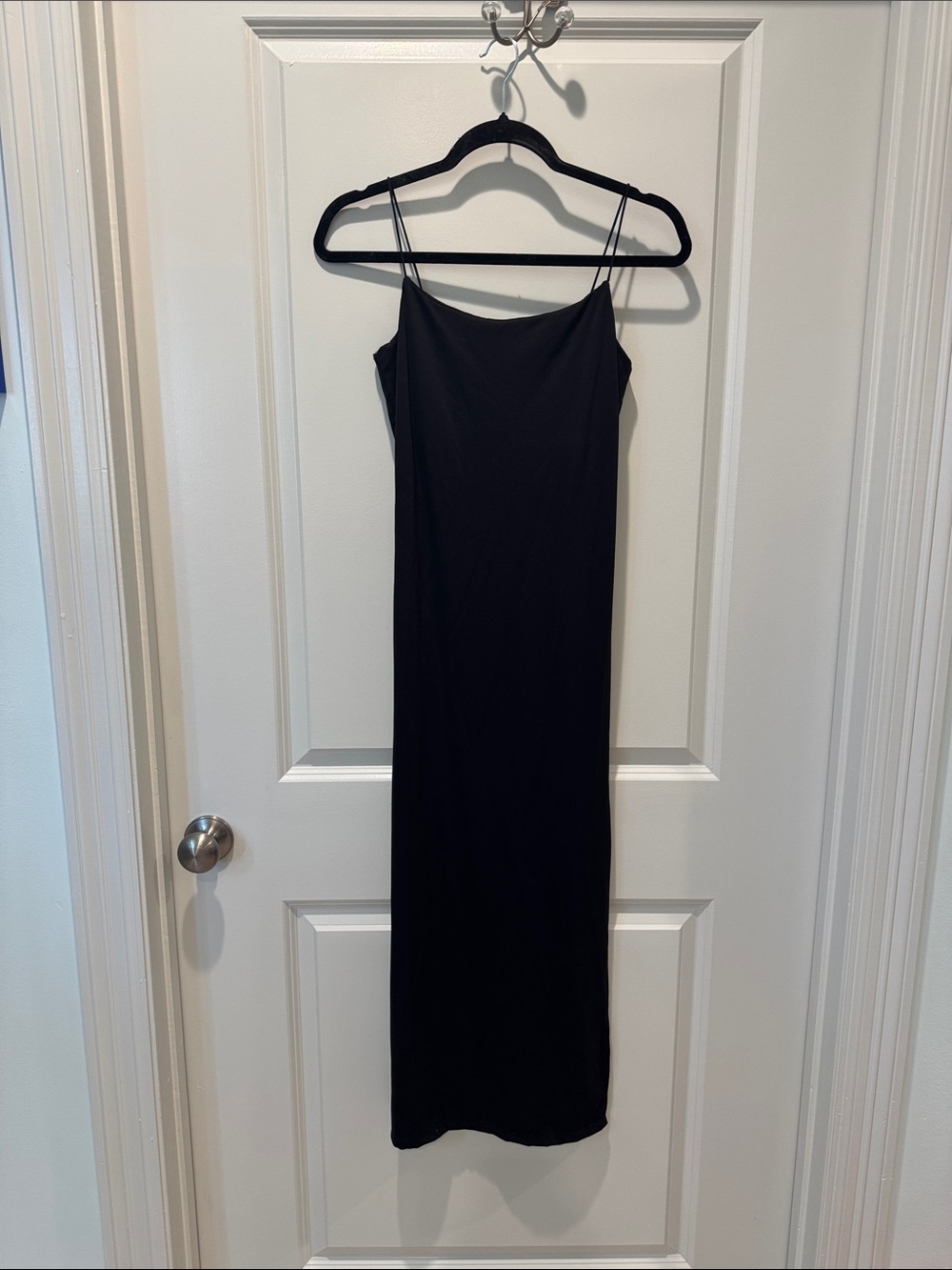 Elegant Black Maxi Slip Dress with Spaghetti Straps